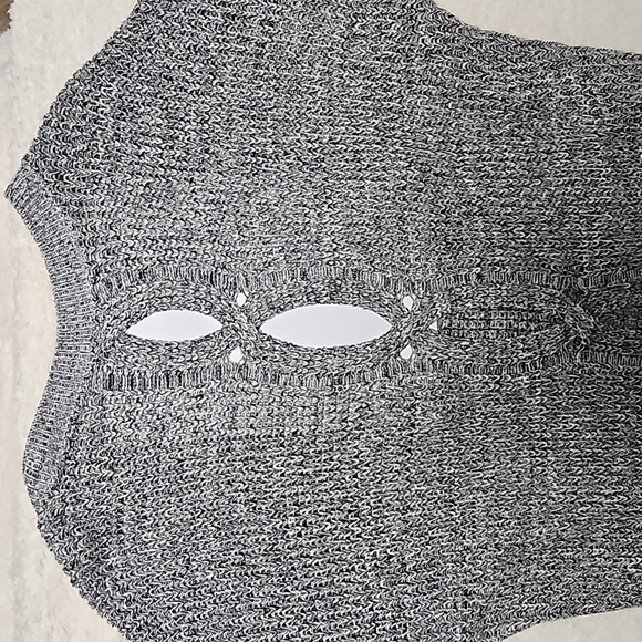 Express High-low Sweater with cutout detail, NWT - Picture 5 of 5